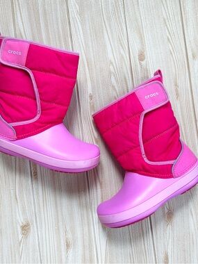 CROCS sz 1 Youth LodgePoint Candy Pink  Rain Snow Boots